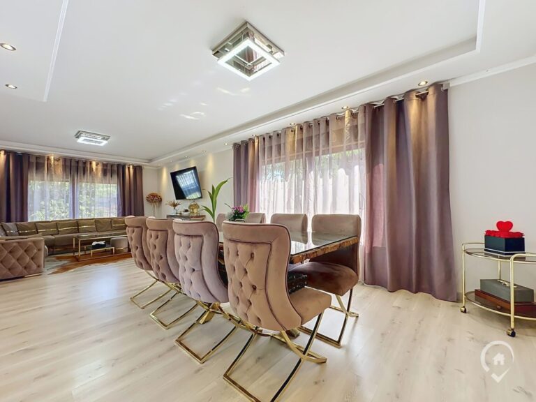 Condrogest - Villa 4 chambres, proche des commodités.