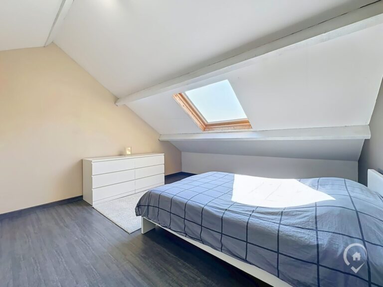 Condrogest - Villa 4 chambres, proche des commodités.