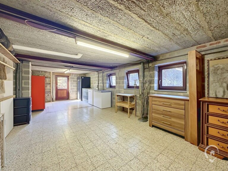 Condrogest - Villa 4 chambres, proche des commodités.