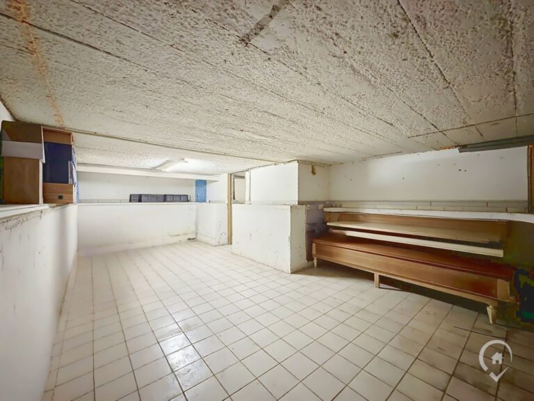 Condrogest - Villa 4 chambres, proche des commodités.