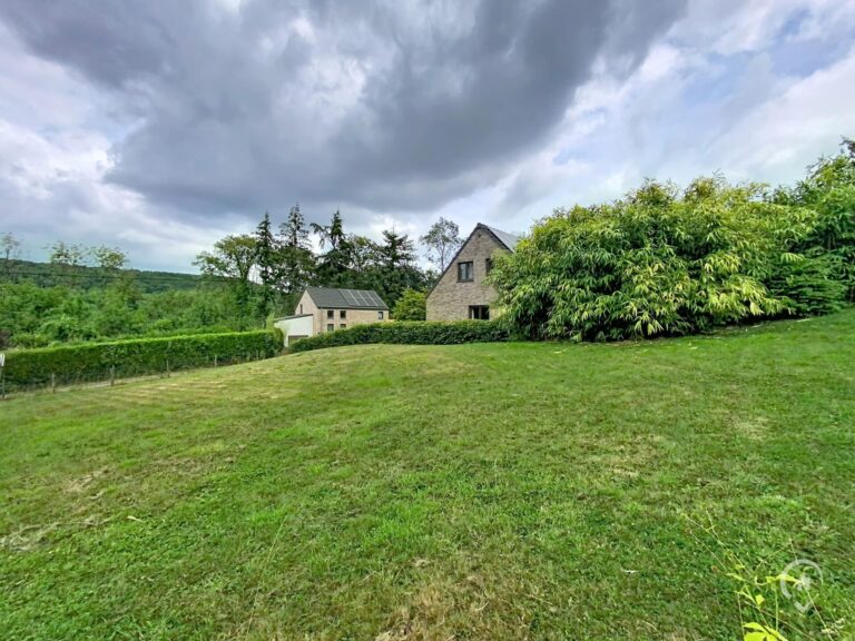 Condrogest - Villa 4 façades à Profondeville avec terrain constructible