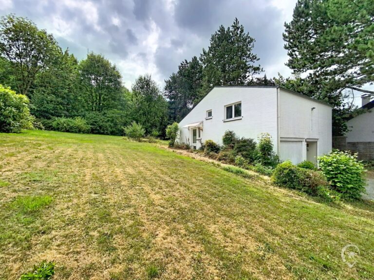Condrogest - Villa 4 façades à Profondeville avec terrain constructible