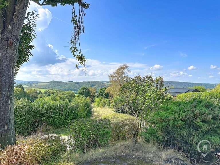 Condrogest - Terrain de plus de 20 ares avec superbe vue, viabilisé.