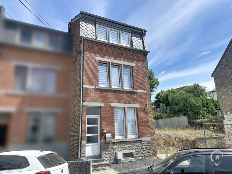 Condrogest - SOUS OPTION !!! Maison 4 chambres avec jardin à vendre à Ciney