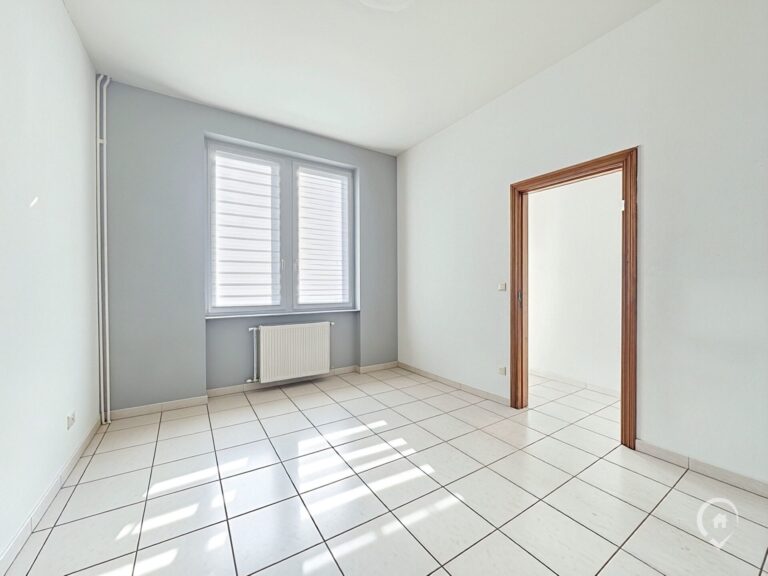 Condrogest - SOUS OPTION !!! Maison 4 chambres avec jardin à vendre à Ciney