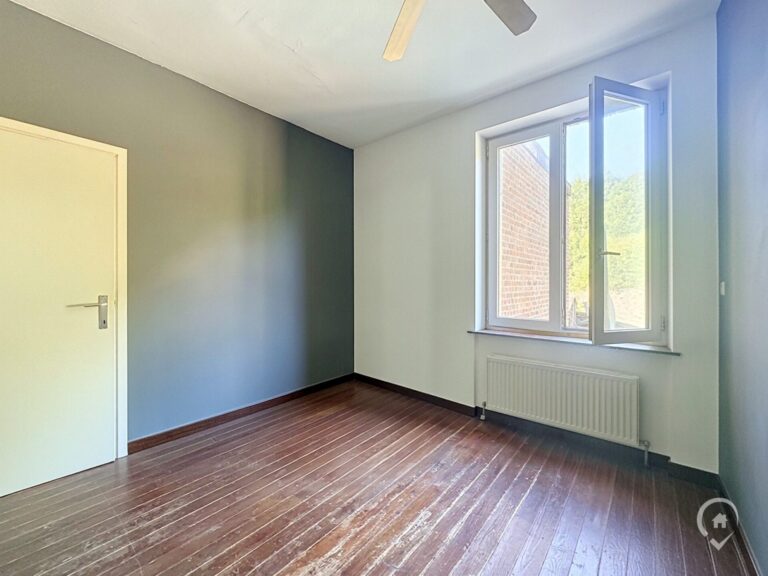 Condrogest - SOUS OPTION !!! Maison 4 chambres avec jardin à vendre à Ciney