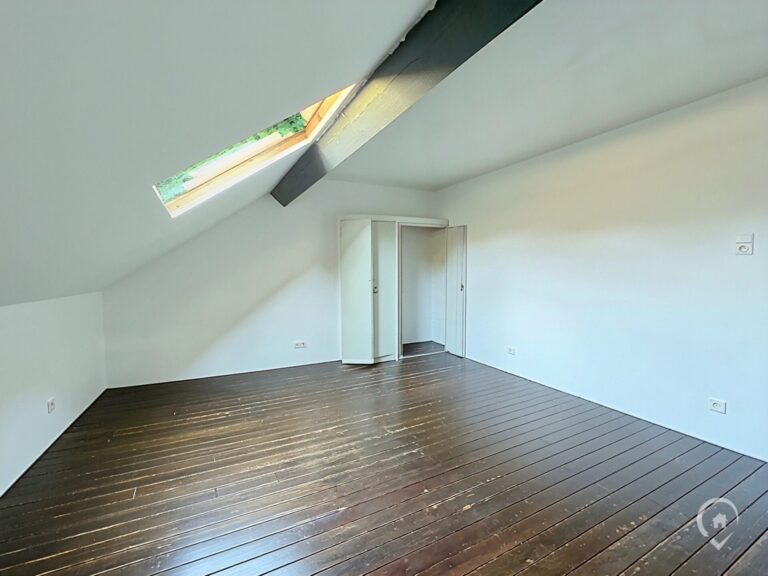 Condrogest - SOUS OPTION !!! Maison 4 chambres avec jardin à vendre à Ciney