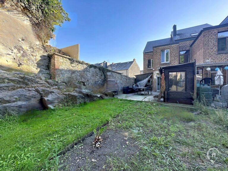 Condrogest - SOUS OPTION !!! Maison 4 chambres avec jardin à vendre à Ciney