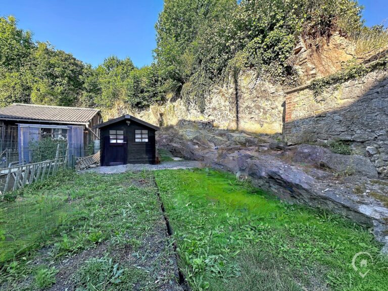 Condrogest - SOUS OPTION !!! Maison 4 chambres avec jardin à vendre à Ciney