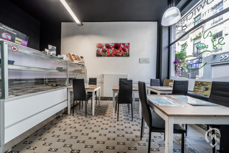 Condrogest - Immeuble de rapport idéalement situé à Dinant à vendre