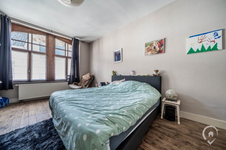 Condrogest - Immeuble de rapport idéalement situé à Dinant à vendre
