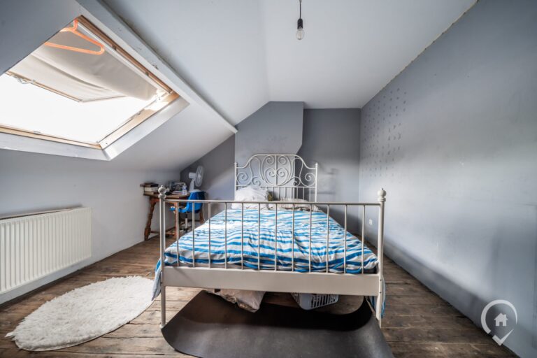 Condrogest - Immeuble de rapport idéalement situé à Dinant à vendre