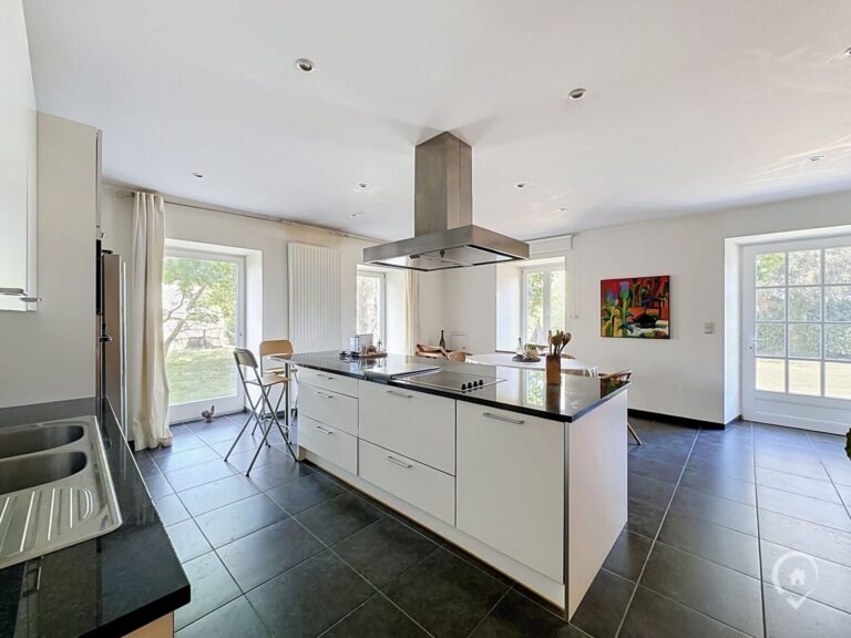 Condrogest - Propriété à Naninne de 350m² habitable sur 13 ares