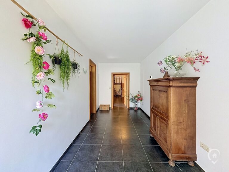 Condrogest - Propriété à Naninne de 350m² habitable sur 13 ares