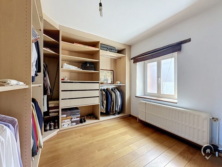 Condrogest - Propriété à Naninne de 350m² habitable sur 13 ares