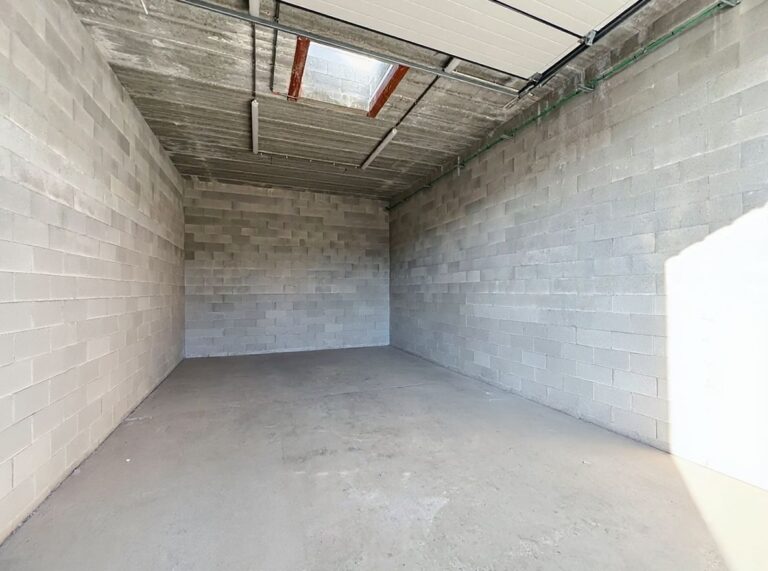 Condrogest - Entrepôt de 46m² de stockage à louer à Achêne