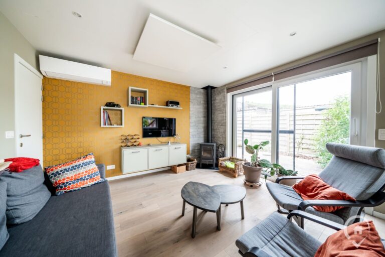 Condrogest - Chalet 4 façades avec terrasse à vendre à Yvoir - La Gayolle