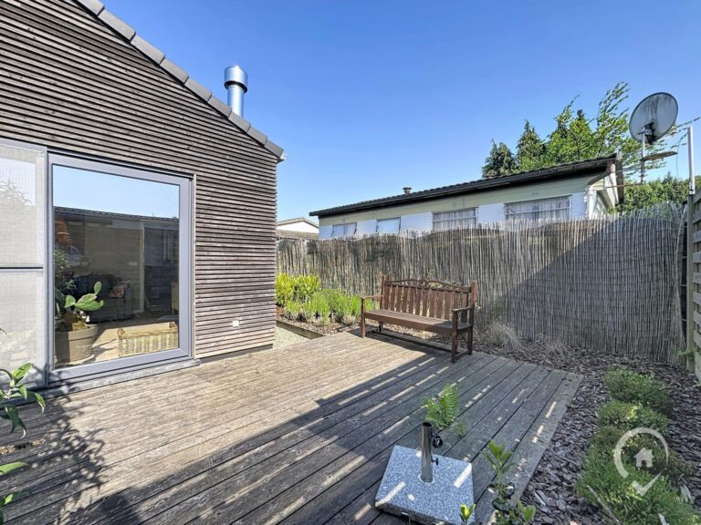 Condrogest - Chalet 4 façades avec terrasse à vendre à Yvoir - La Gayolle