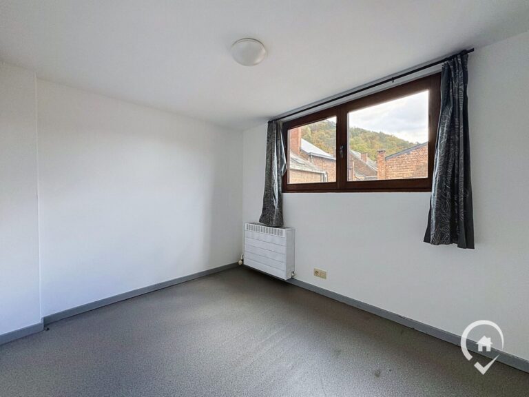 Condrogest - Maison de ville 2 chambres à vendre au centre de Dinant