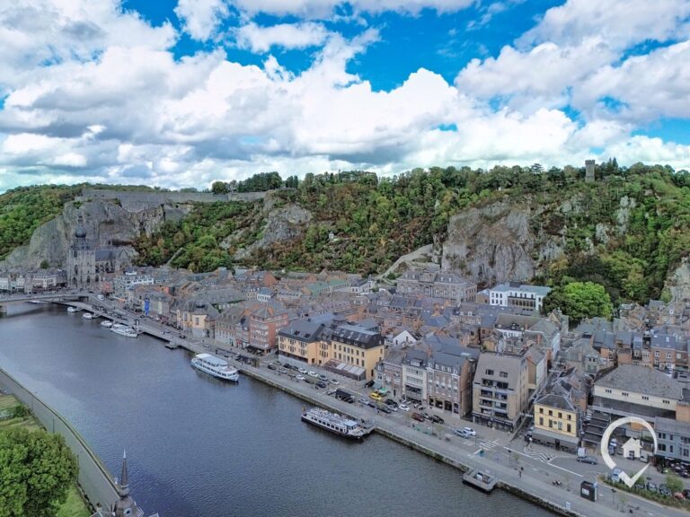 Condrogest - Maison de ville 2 chambres à vendre au centre de Dinant