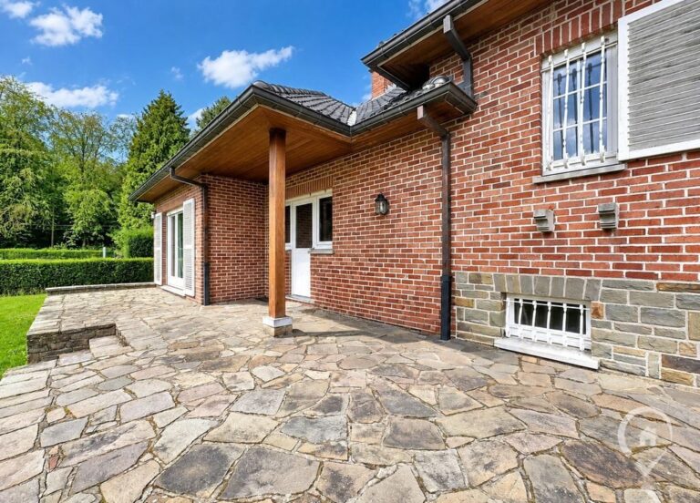 Condrogest - Villa 4 façades 3 chambres à vendre à Haillot