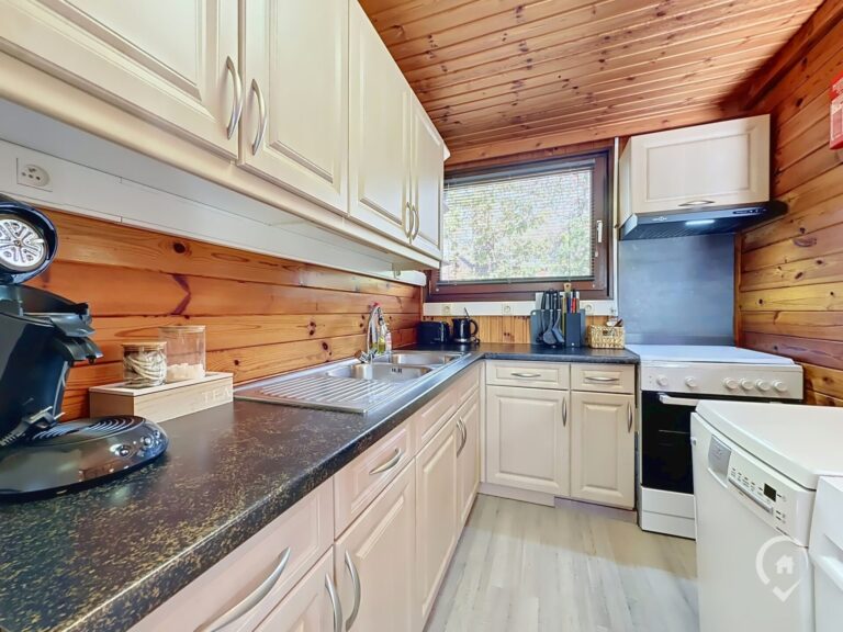Condrogest - Chalet 3 chambres avec permis pour gîte 6 personnes à vendre