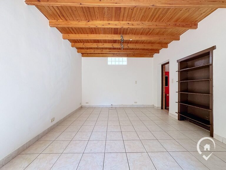 Condrogest - Maison entièrement rénovée 2 chambres à vendre à Hastière