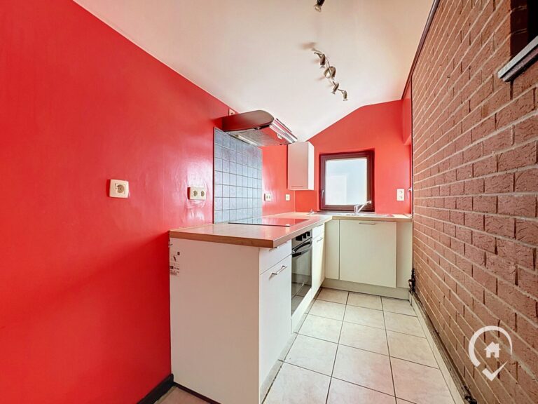 Condrogest - Maison entièrement rénovée 2 chambres à vendre à Hastière