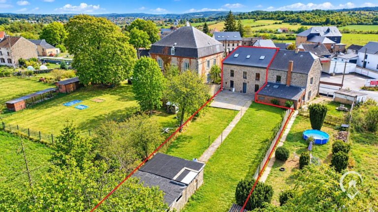 Condrogest - Spacieuse maison en pierre de 200m² à vendre à Agimont