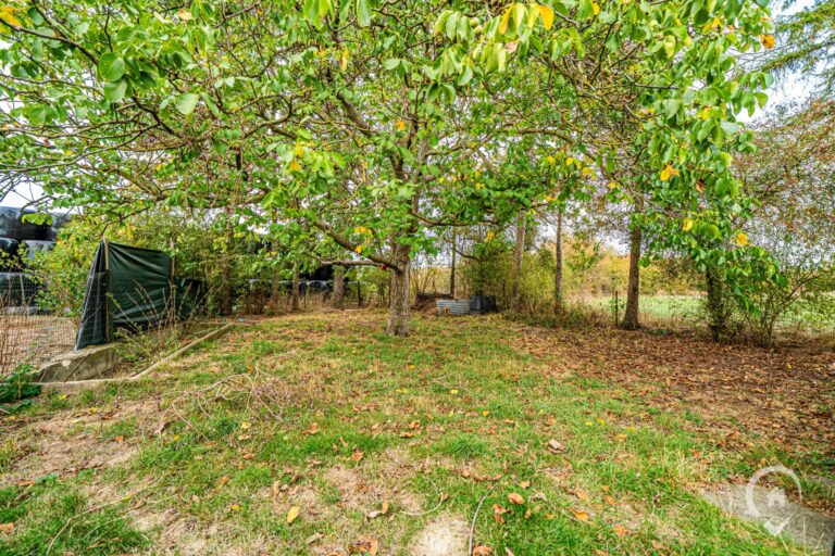 Condrogest - Spacieuse maison en pierre de 200m² à vendre à Agimont