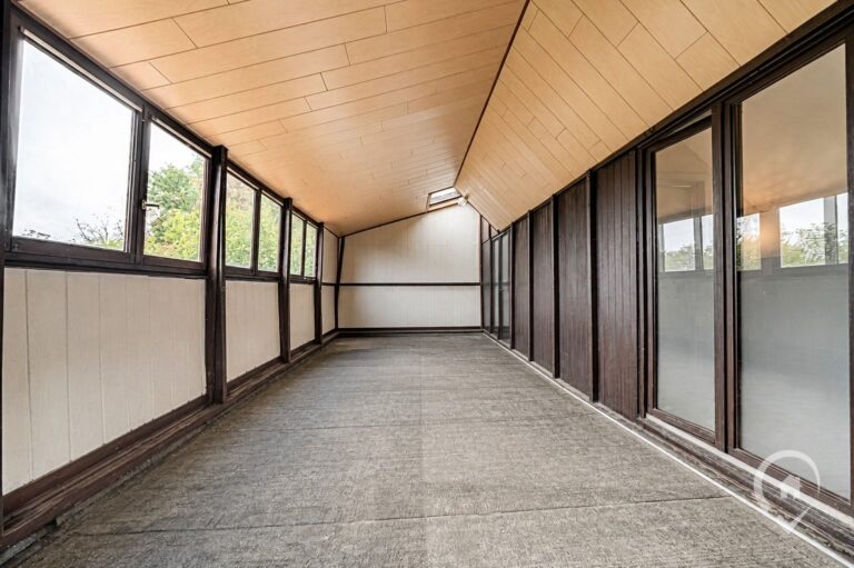 Condrogest - Chalet sur 34 ares à vendre à Hastière - beau potentiel