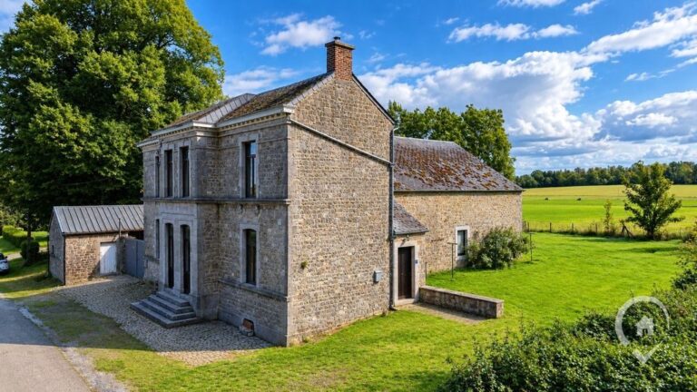 Condrogest - Ancienne école aux multiples possibilités à vendre à Flostoy