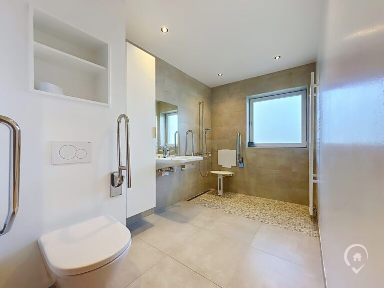 Condrogest - Maison 5 chambres avec 2 salles bains dont une PMR
