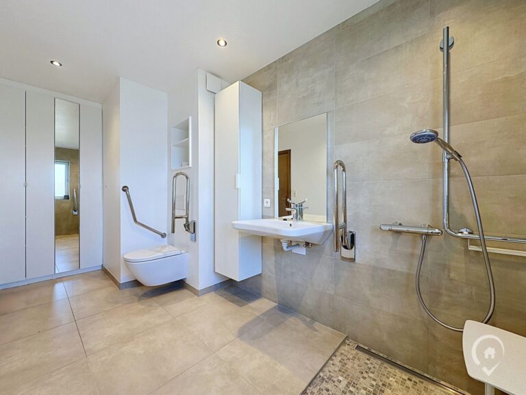 Condrogest - Maison 5 chambres avec 2 salles bains dont une PMR