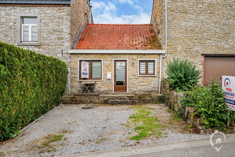 Condrogest - Maison en pierre à vendre à Onhaye