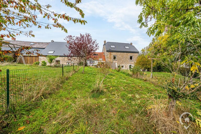 Condrogest - Maison en pierre à vendre à Onhaye