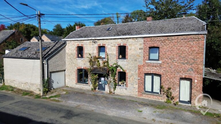 Condrogest - Maison 4 façades en pierre 4 chambres à vendre à Conneux