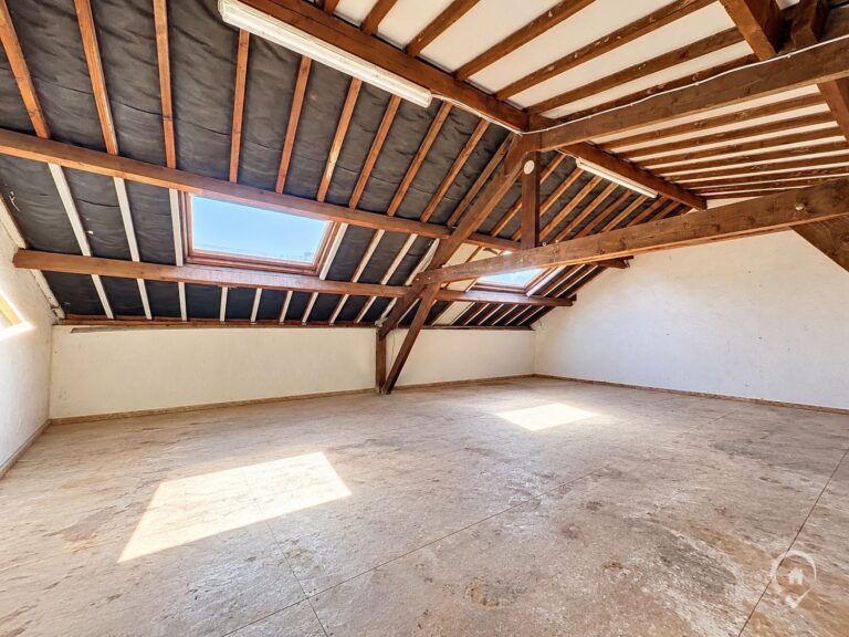 Condrogest - Maison 4 façades en pierre 4 chambres à vendre à Conneux