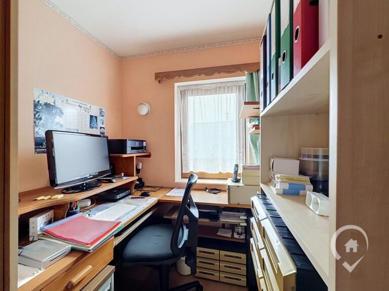 Condrogest - Maison 3 chambres avec garage et jardin à Hour