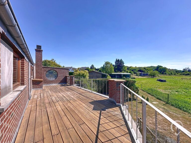 Condrogest - Duplex avec vue sur la campagne, garage et jardin à vendre